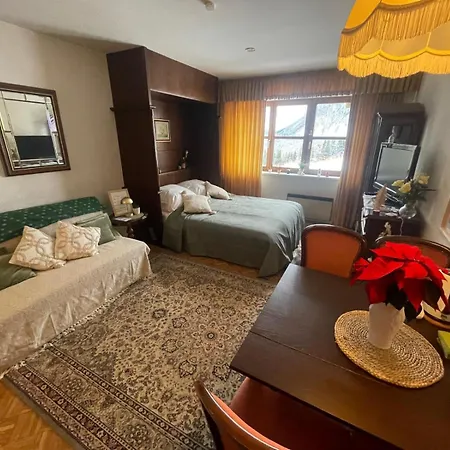 Sunshine Sara Sonnleitn - Nassfeld *